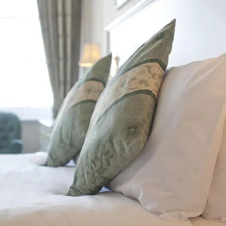 The Falcon Hotell 3*
