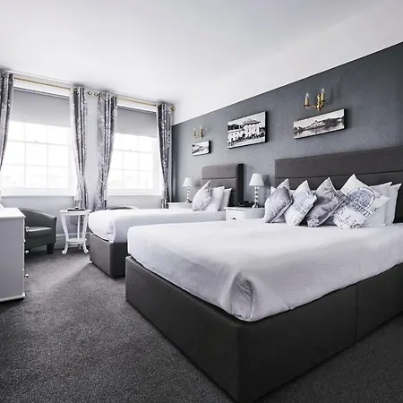 Hotell The Falcon 3*